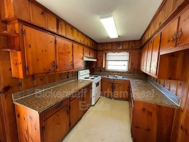 Building Photo - 259 Oswichee Rd