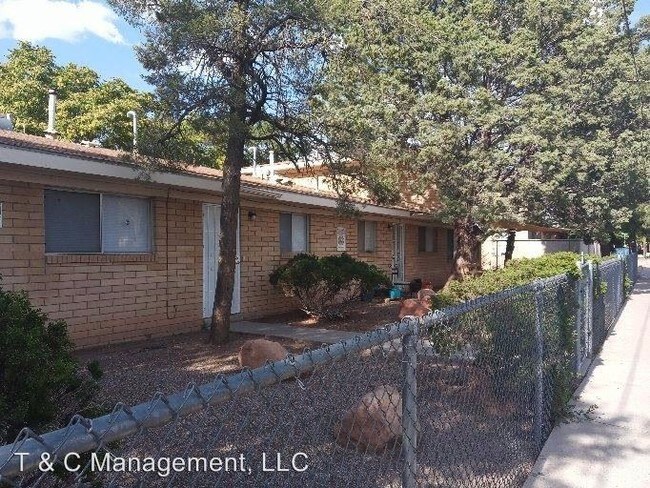 Foto del edificio - 544 Madeira Dr SE