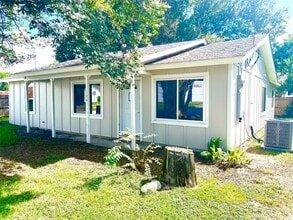 Building Photo - 104 Peach St