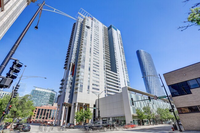 Building Photo - 737 W Washington Blvd