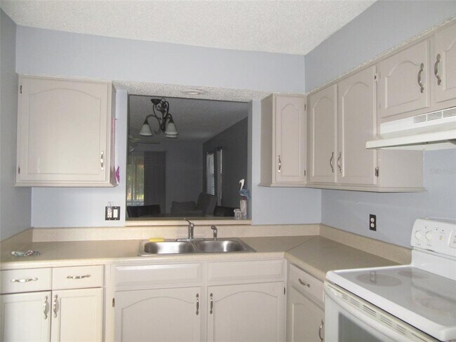 Foto del edificio - 264 Camillia Ln