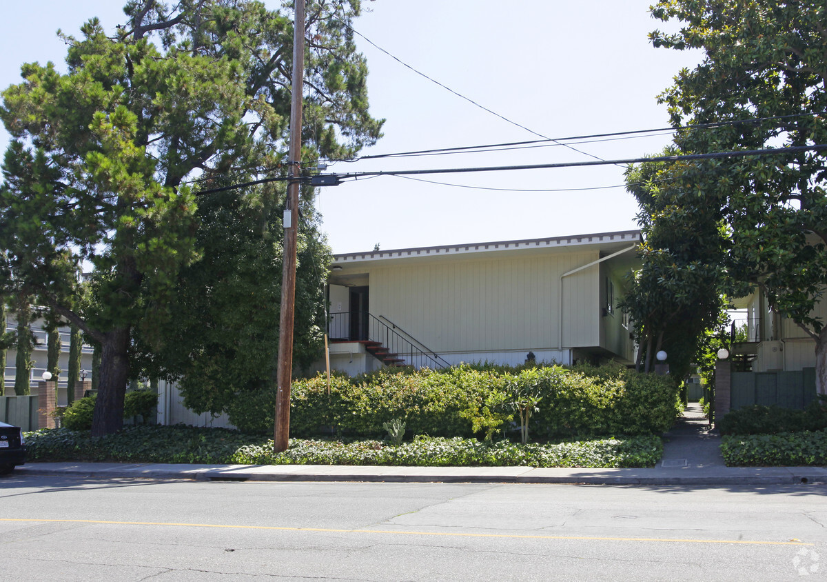 Foto del edificio - Kentfield Apartments