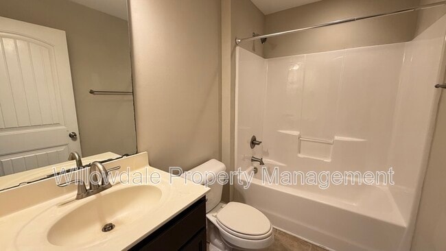 Building Photo - 525 Portstewart Dr