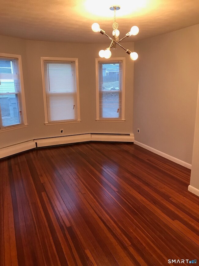 Building Photo - 118 Woodland St