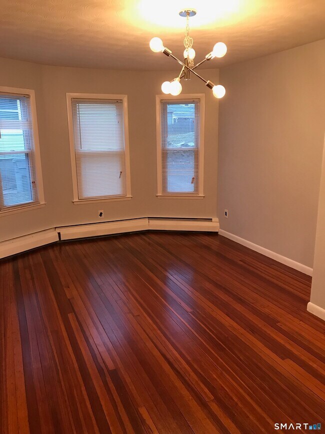 Foto del edificio - 118 Woodland St