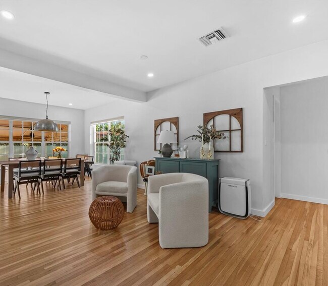 Foto del edificio - 6331 SW 18th St