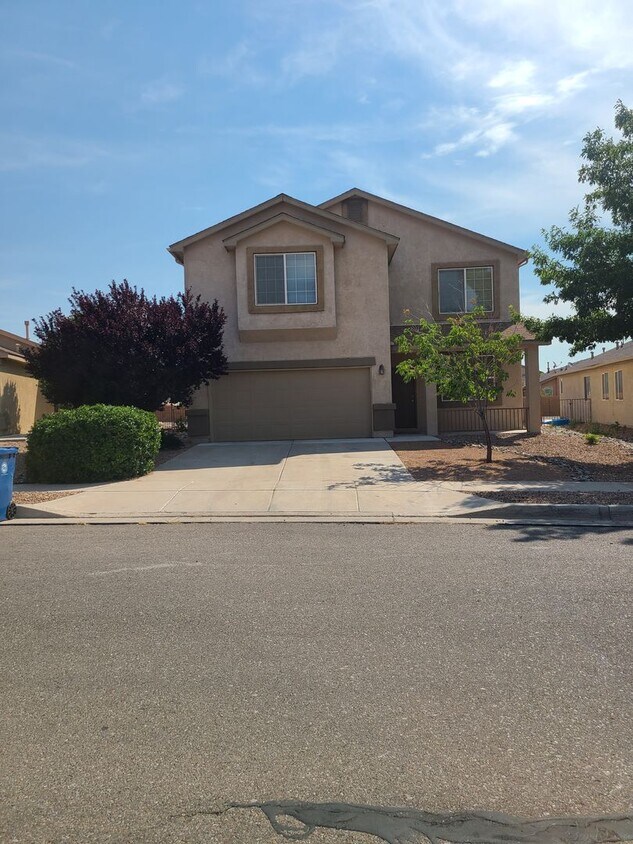 Primary Photo - Spacious 2 story 4 bed 2.5 bath home in Hu...