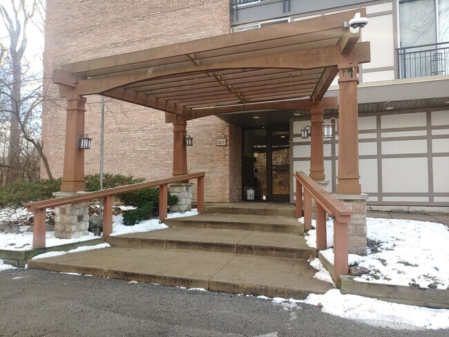 Foto del edificio - 5820 Oakwood Dr