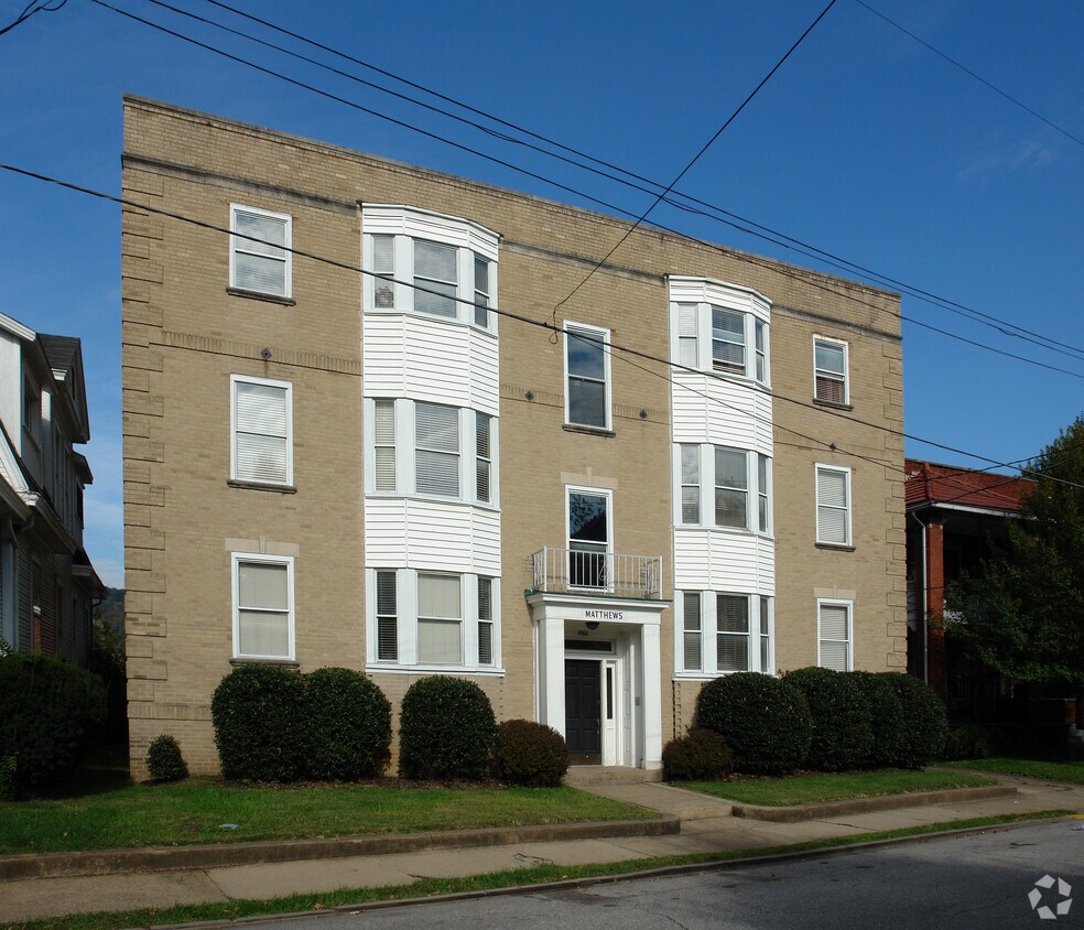 Primary Photo - Matthews Apts.