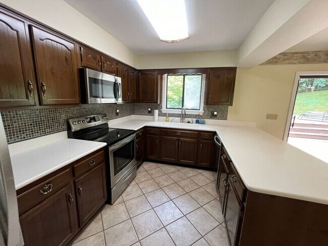 Foto del edificio - 5116 Silver Ln
