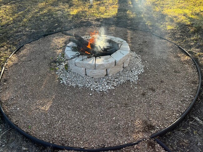 Outdoor custom fire pit! - 307 Crockett St