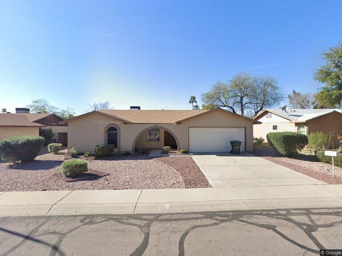 Primary Photo - NICE FAMILY HOME IN AHWATUKEE READY TO RENT!
