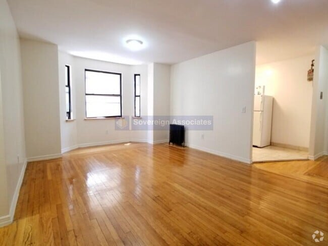 Building Photo - 715 W 172nd St