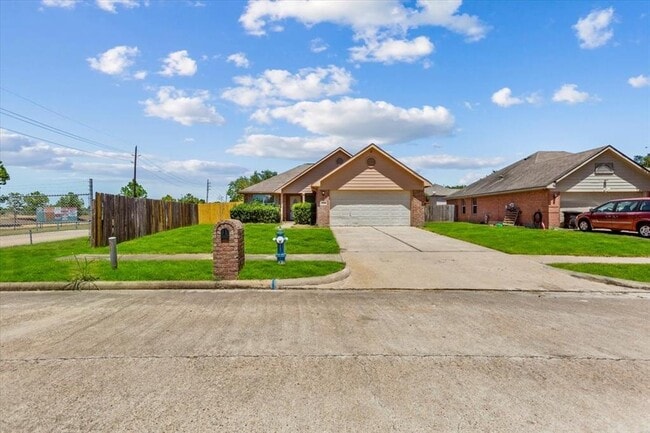 Building Photo - 20334 Desert Willow Dr