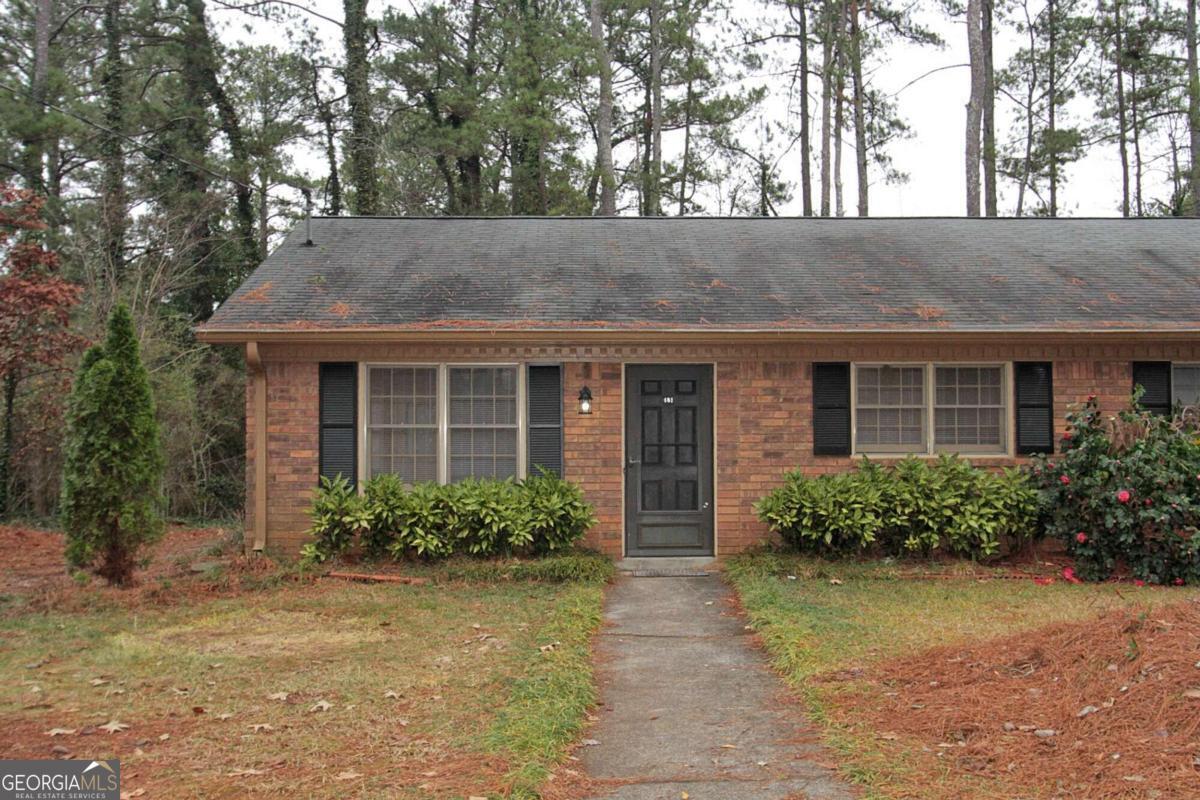 Primary Photo - 461 Onyx Ct