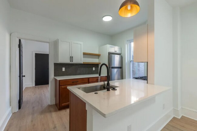Foto del edificio - 5225 Cedar Ave