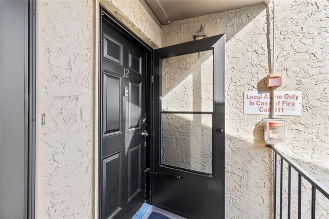 Building Photo - 1579 Greenlea Dr