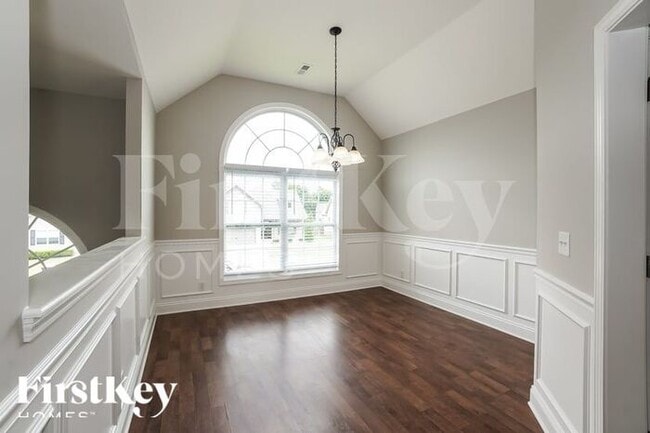 Building Photo - 680 Fox Trail Ct