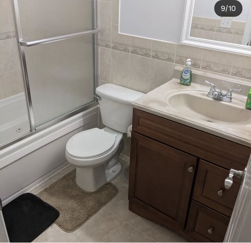 Building Photo - 803 Begonia Ct