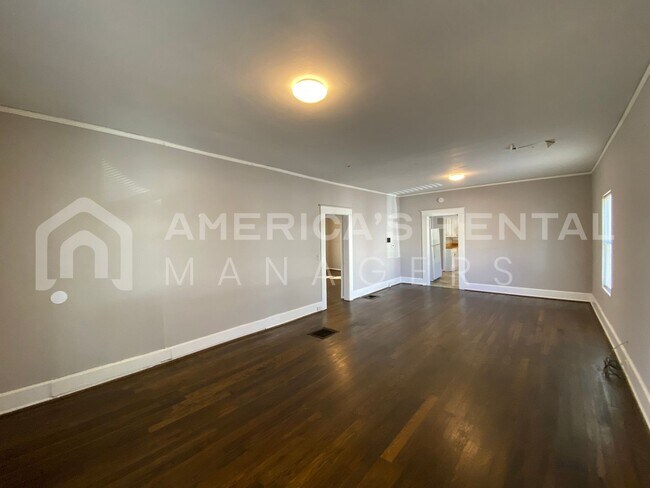 Foto del edificio - Home for Rent in East Lake! View with 48 H...