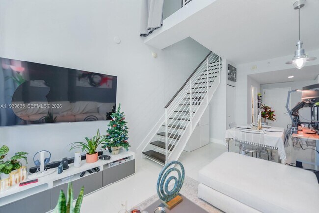 Foto del edificio - 60 SW 13th St