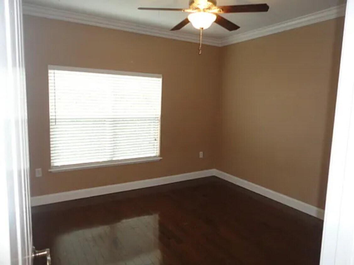 Primary Photo - 2941 Shadow View Cir