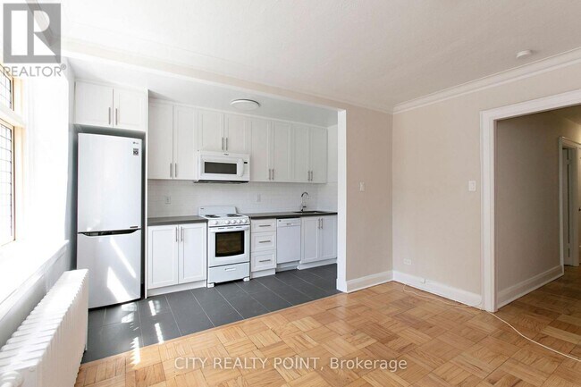 Photo du bâtiment - 396 Avenue Rd