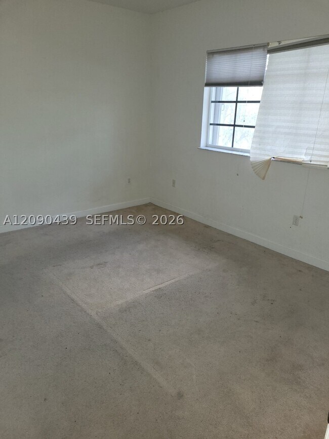 Foto del edificio - 2720 NE 3rd Dr