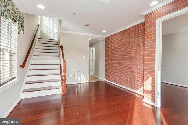 Building Photo - 9328 Esplanade Ct