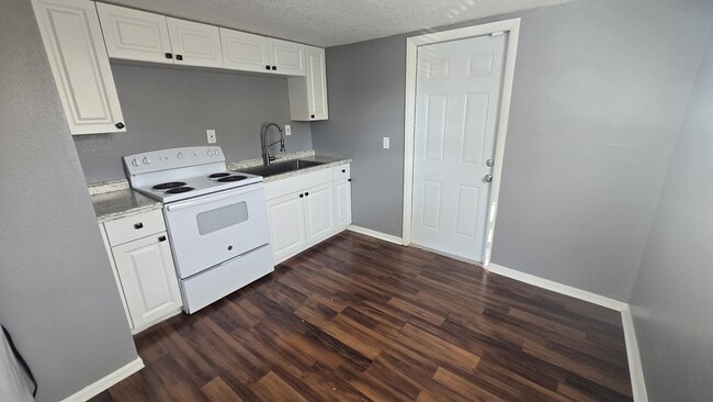 Building Photo - 1803 S Summerlin Ave