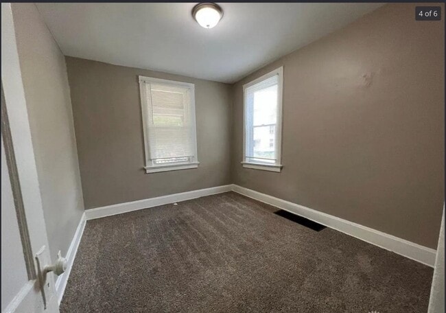 Building Photo - 1418 Manss Ave