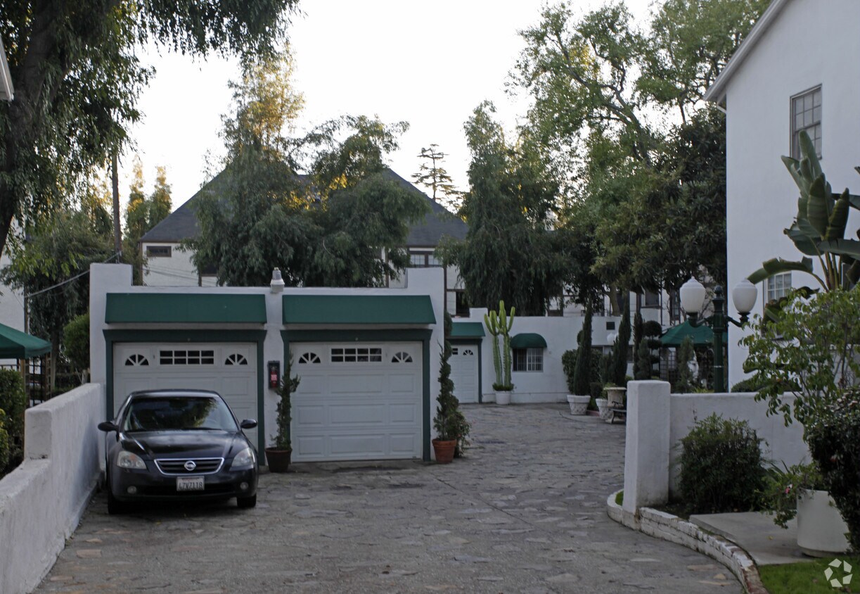 Foto del edificio - 1056 E Euclid Ave N