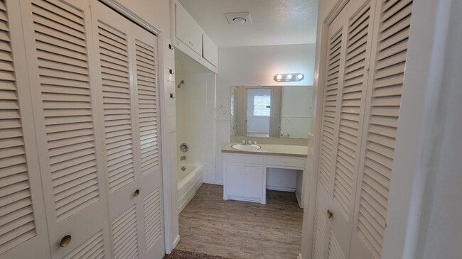 Foto del edificio - 4205 50th St