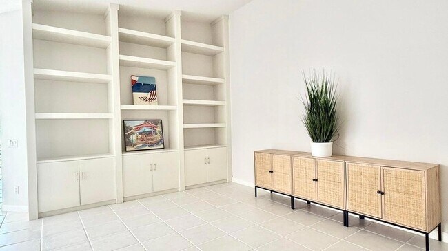 Foto del edificio - 7701 Pine Island Way