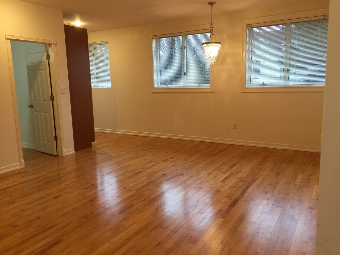living room - 274 New York Ave