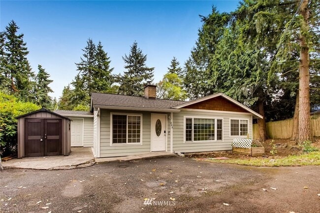 Building Photo - 245 S 126th St
