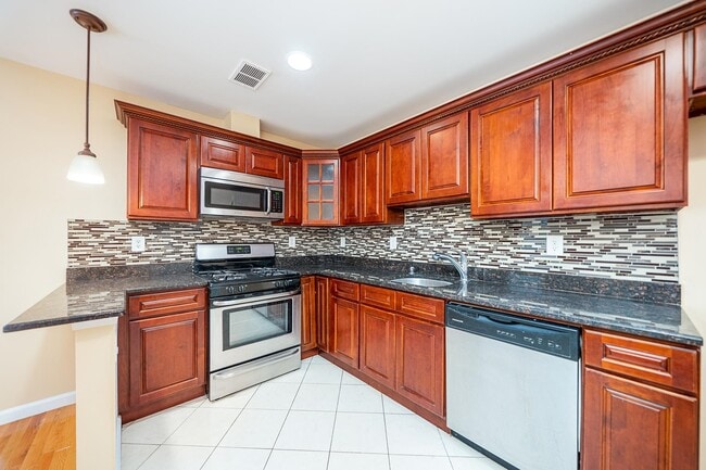 Foto del edificio - 43 Manhattan Ave