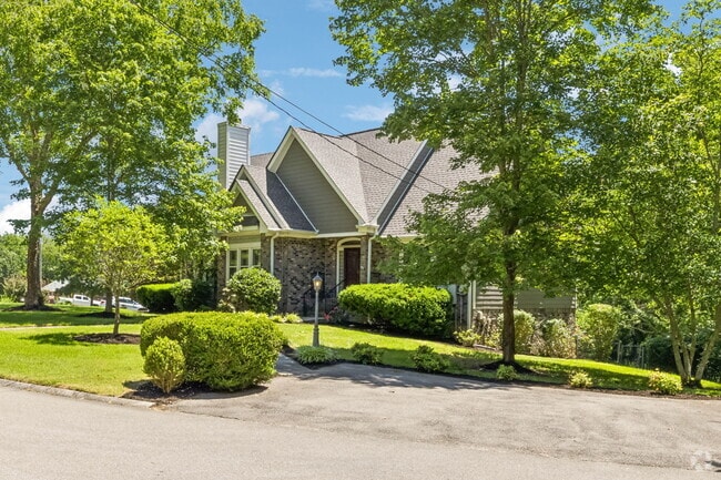 Building Photo - 316 McCoin Dr