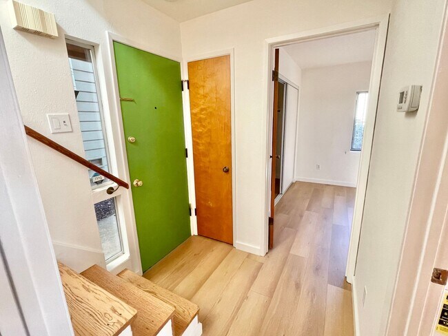 Foto del edificio - Bernal Heights 2Br House with Skylights, V...