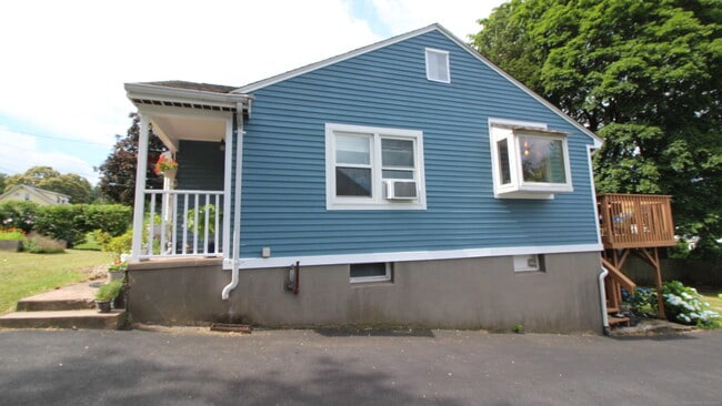 Building Photo - 33 Ridgefield St