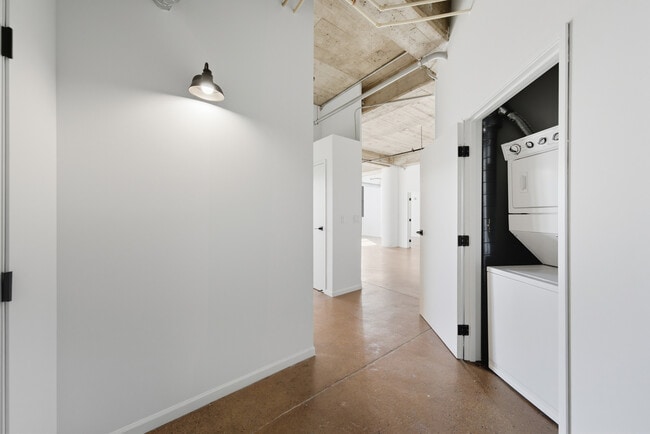 Building Photo - Teweles Seed Tower Apartments
