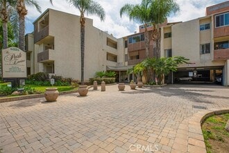 Building Photo - 5325 Newcastle Ave