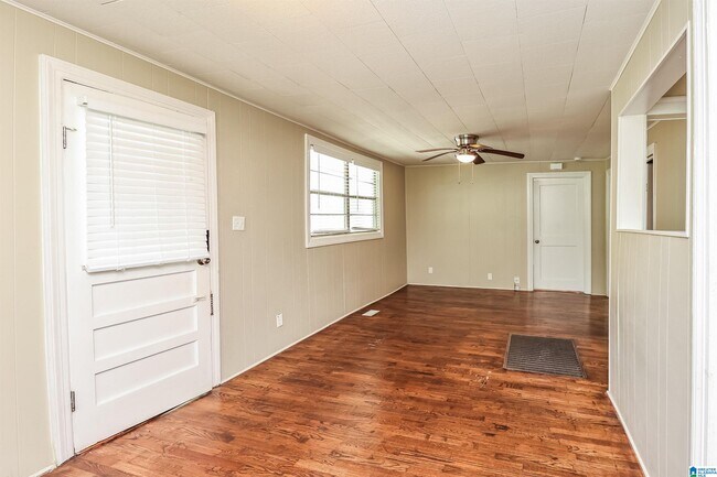 Foto del edificio - 3130 Ashwood Rd