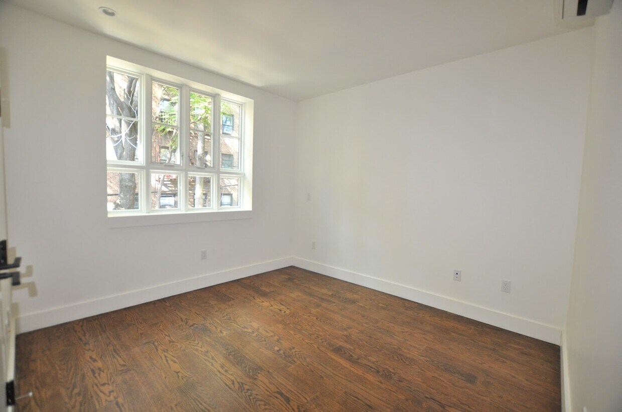 Foto principal - 159 Winthrop St