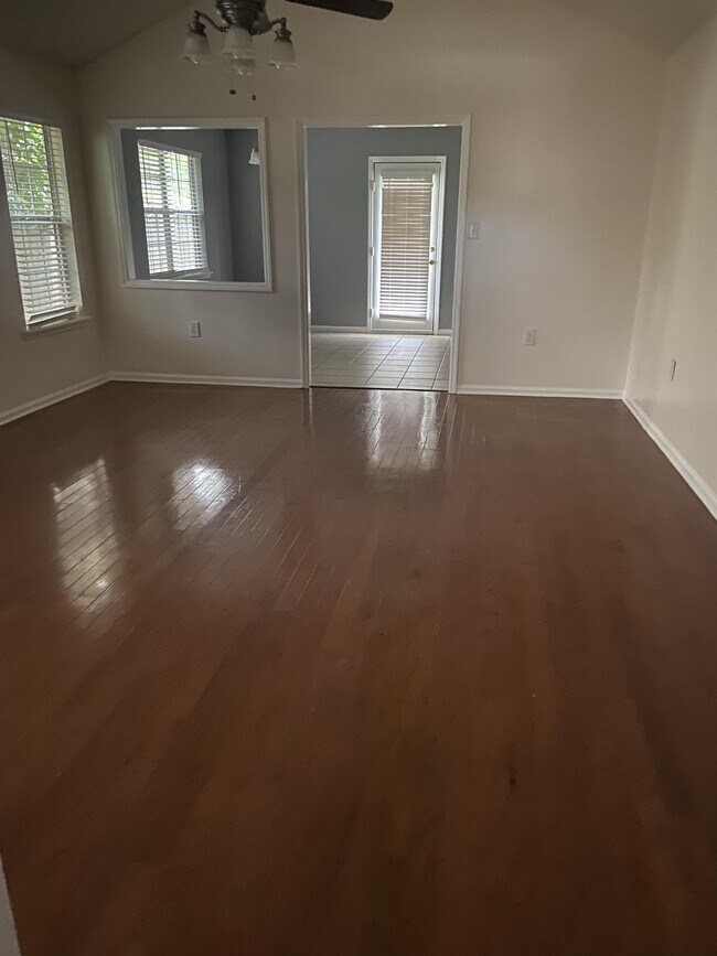 Foto del edificio - 4209 Abingdon Ct