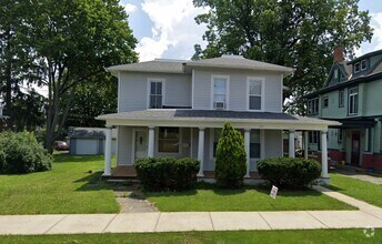 Building Photo - 182 N Sandusky St