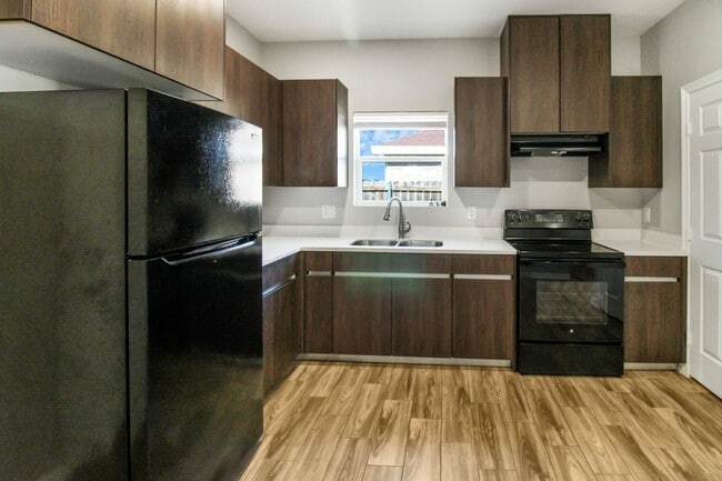 Foto del edificio - 904 W Mahala Ave