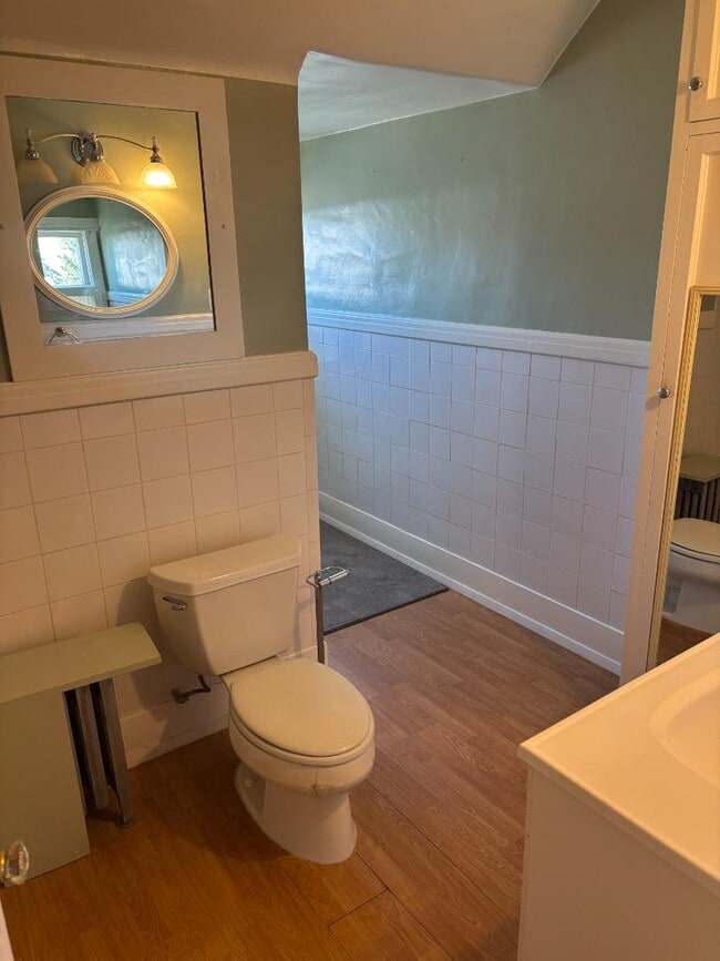 Building Photo - 401 Onyx St