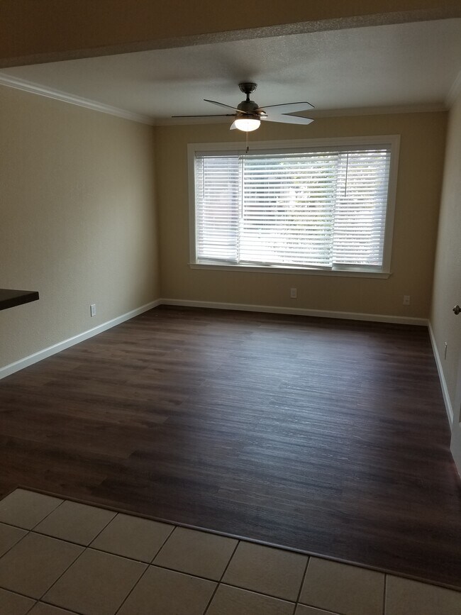 Livingroom - 357 E San Fernando St