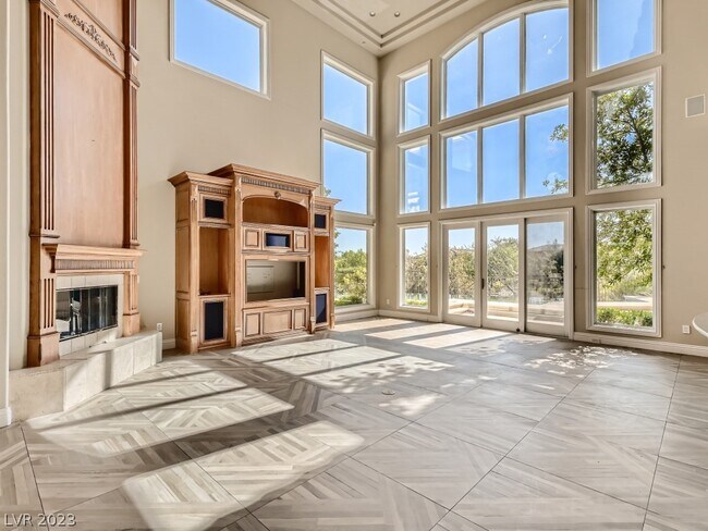 Building Photo - 22 Bloomfield Hills Dr